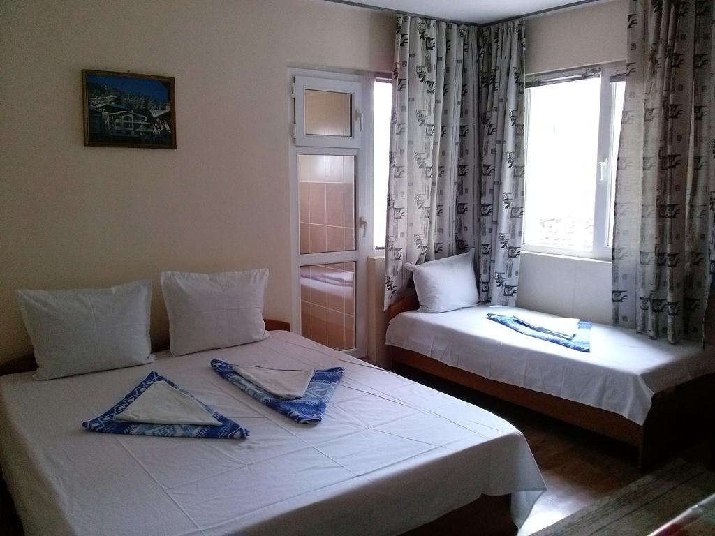 Dobrevi Guest House Sozopol Exterior photo